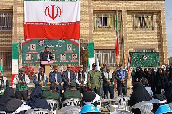 همایش «وطن‌یار»؛ تجدید عهد دانش‌آموزان ورامینی با شهدا و فرهنگ ایستادگی