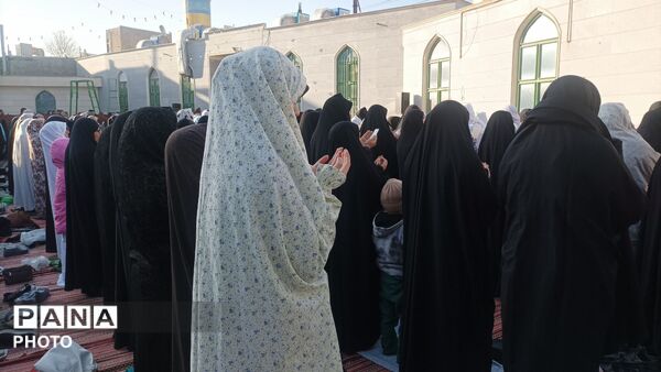 اقامه نماز عید فطر در مسجد امام سجاد  نیشابور 