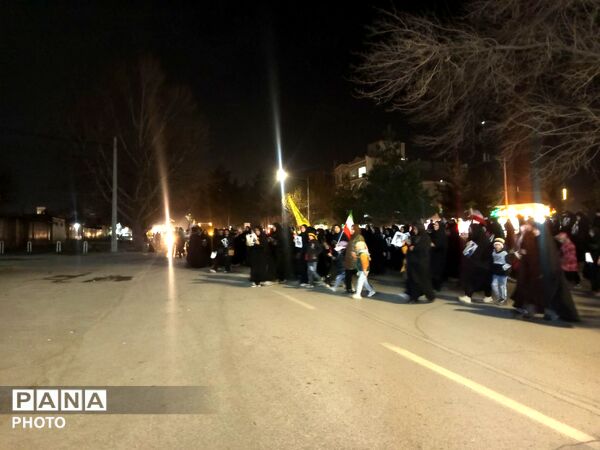 حرکت دسته عزاداری درسومین شب شهادت امام خامنه ای از پنجراه تا مسجد جامع