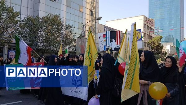 قاب‌هایی از خروش نسل بیدار