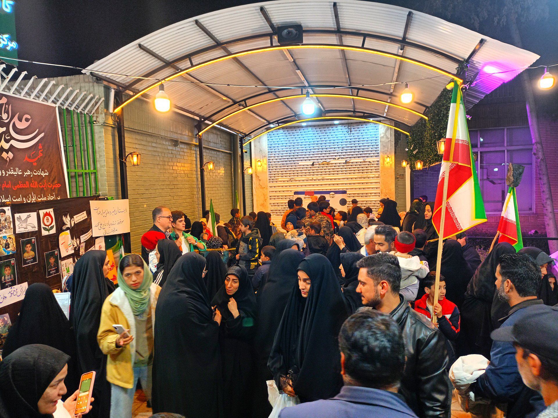 برپایی غرفه کودک در حاشیه اجتماعات شبانه در کاشمر