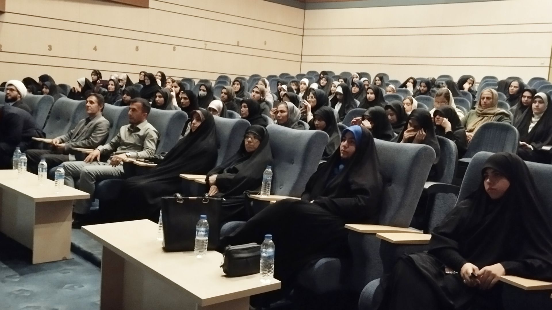 آیین اختتامیه مدرسه انقلاب در خرم آباد