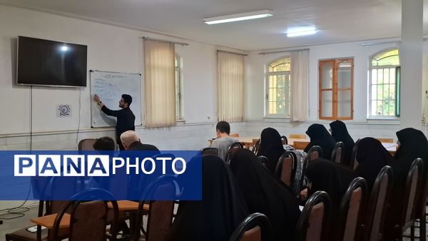 همایش کوله پشتی روایت جهاد در کهک 