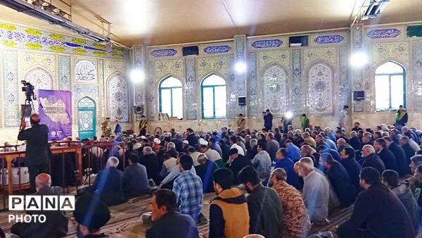نماز جمعه عبادی و سیاسی در مصلی یاسوج
