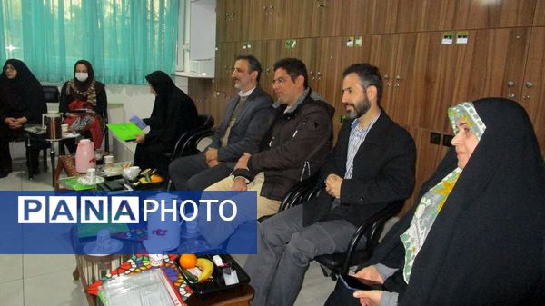 حضور مدیر آموزش و پرورش ناحیه یک کرج در دبیرستان شاهد شهید کلانتری 