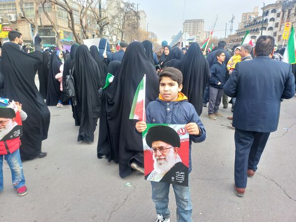 نسل فردا در مسیر انقلاب