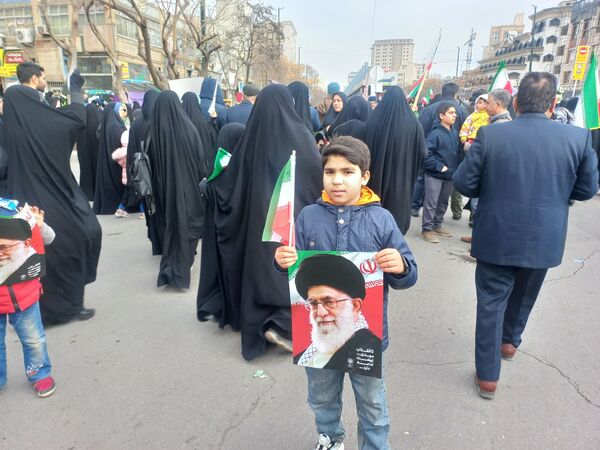 نسل فردا در مسیر انقلاب