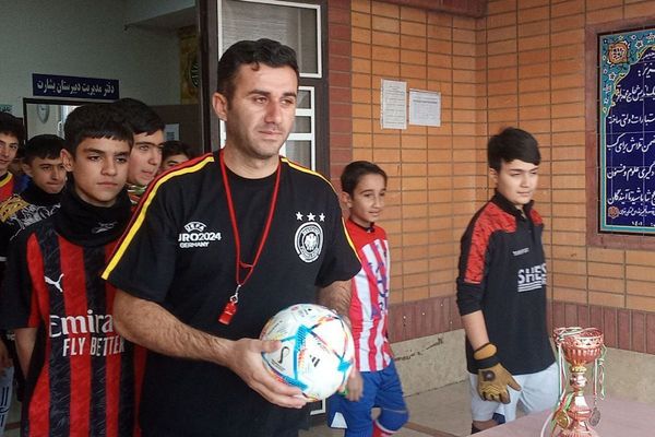  فینال المپیاد ورزشی درون مدرسه‌ای در دبیرستان بشارت بهارستان‌دو 