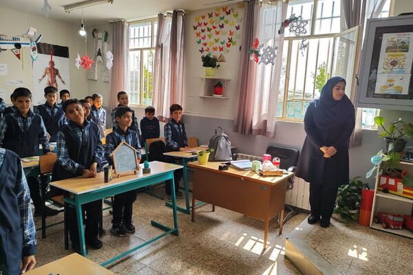 گرامیداشت و یادبود حافظ، شاعر ایرانی در دبستان امام‌حسن مجتبی(ع) رودهن 
