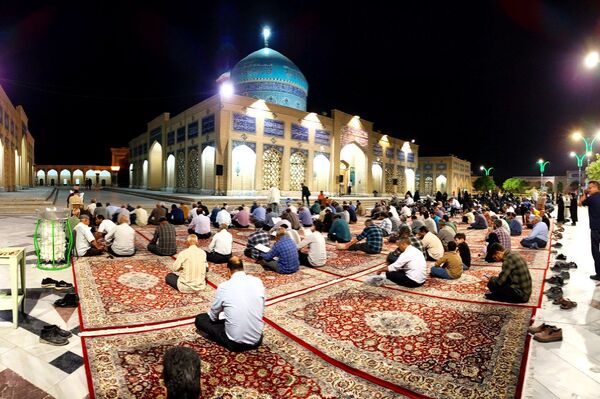 قرائت دعای کمیل در شهرستان کاشمر 
