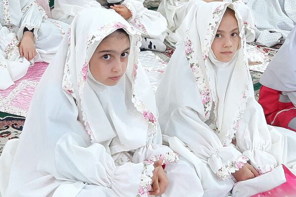 برپایی جشن عبادت و بندگی در مسجد ناحیه 2 بهارستان