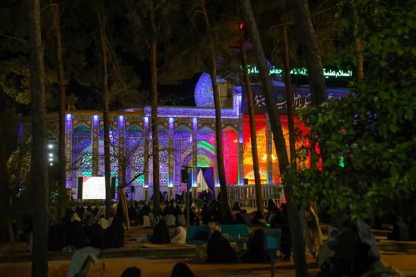 احیای شب قدر در جوار حرم امامزاده سیدجعفر(ع) یزد