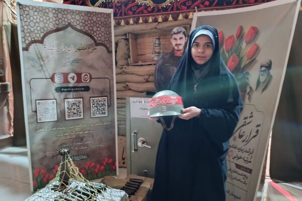 ادای احترام دانش‌آموزان دبیرستان هدی به مقام شامخ شهدا در یادواره محلی