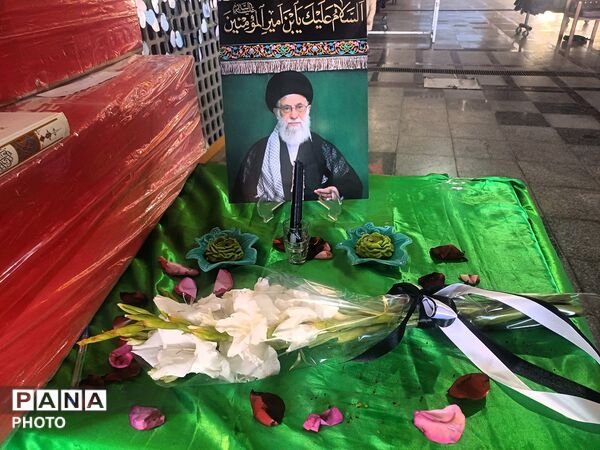 تجدید بیعت دختران وطن با آرمان‌های انقلاب در حسینیه امام
