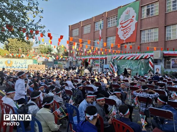 زنگ آغاز سال تحصیلی در دبستان شهید محلاتی منطقه ۱۲ تهران