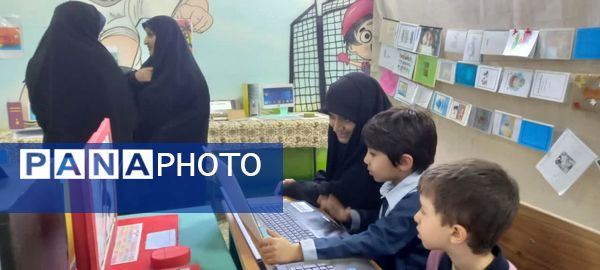 نمایشگاه دهه فجر در دبستان خاتم‌الانبیاء (ص)