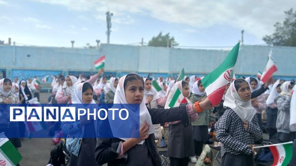 نواختن زنگ مهر در دبستان نجمه شهرستان فیروزکوه