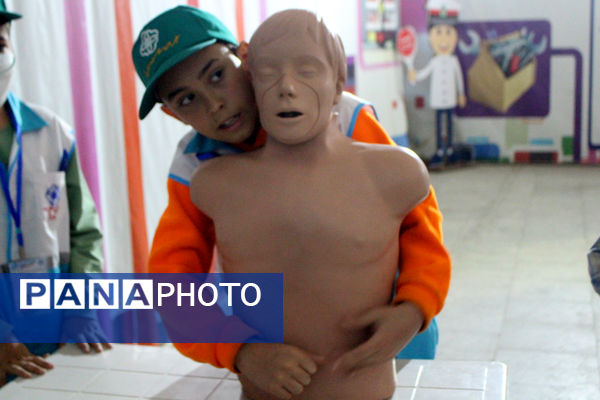 رقابت گروه‌های منتخب مدارس پسرانه استان قم در نخستین جشنواره سفیران سلامت 