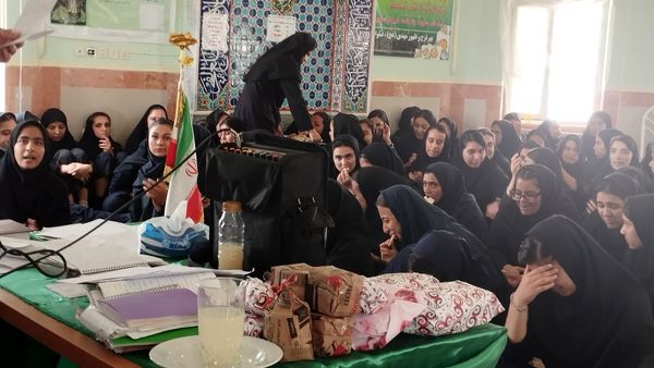 برگزاری مراسم روز دختر در هنرستان خاور عسکری 