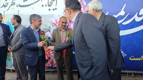 استقبال از برگزیدگان شانزدهمین المپیاد ملی فرش دستباف در مشهد