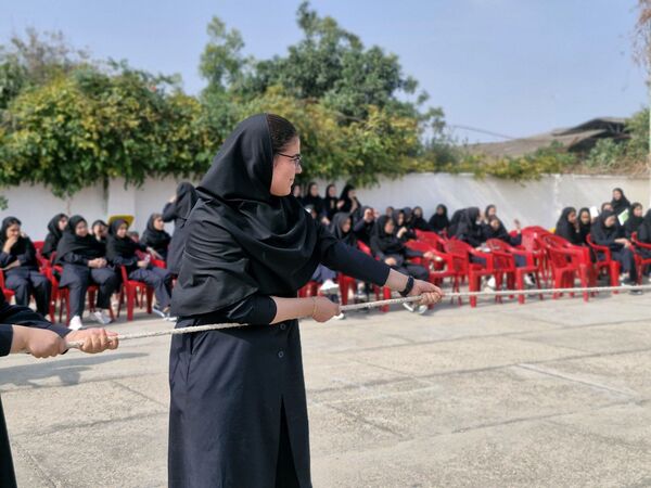 المپیاد ورزشی درون مدرسه‌ای در دبیرستان شاهد گلوگاه 