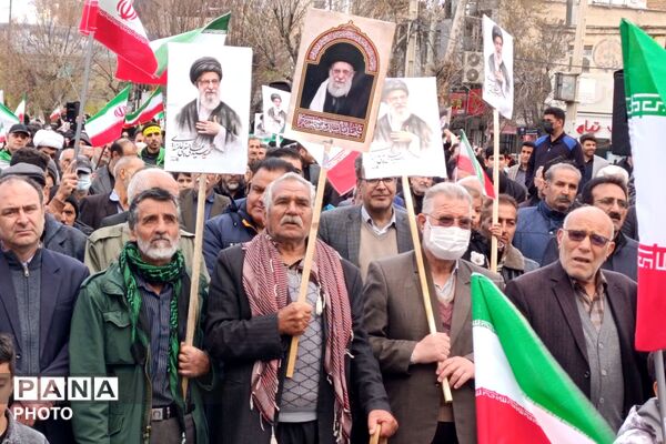 مراسم گرامیداشت چهلمین روز شهادت دانش‌آموزان میناب در شهرستان اسلام‌آباد غرب