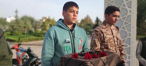 زیارت عاشورا و غبار روبی مزار شهدای گمنام نیشابور