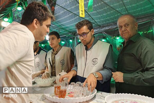 تداوم تجمعات شبانه در میدان امام خمینی (ره)