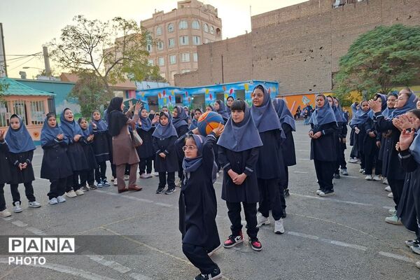 جام مهر ایران در مدرسه دکتر حافظی