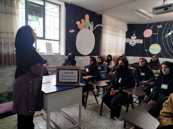 جلسه سفیران سلامت در دبیرستان شهید محمدی پور خلیل آباد 