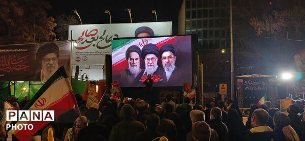 تجمع و راهپیمایی مردم بجنورد برای بیعت با رهبر جدید