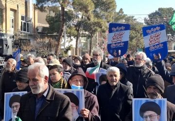 مردم دامغان در سالگرد پیروزی انقلاب اسلامی به خیابان‌ها آمدند