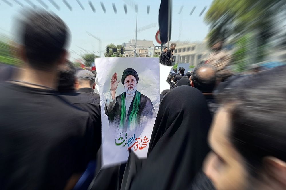 حضور میلیونی مردم تهران برای بدرقه شهید جمهور و یاران