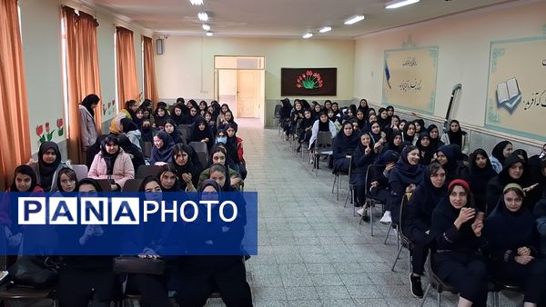 جشنواره دهه فجر مدرسه‌ای