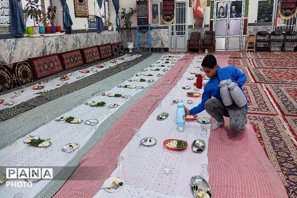 سفره های ساده افطاری در شهر بار نیشابور
