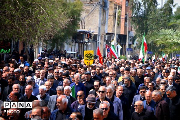 راهپیمایی روز قدس همزمان با تشییع شهید اقتدار در جهرم