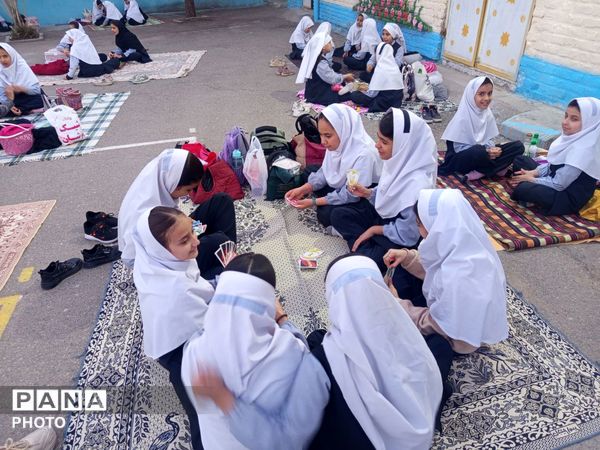 افطاری در دبستان سمیه