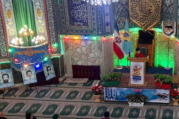 نماز عبادی جمعه این هفته با حضور پرشور مردم مؤمن و ولایت‌مدار ورامین 