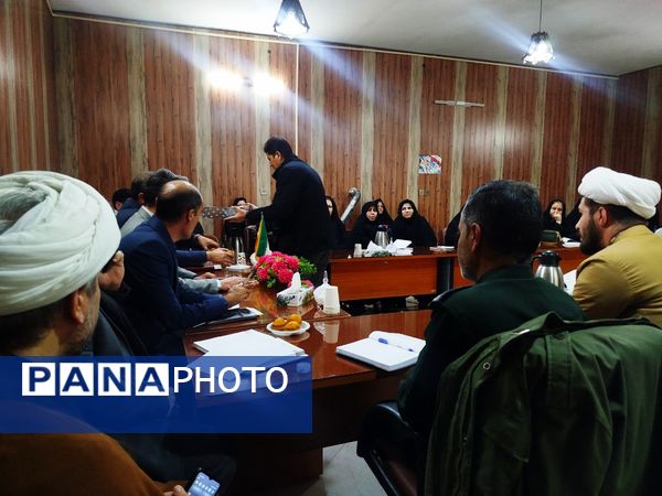 جلسه برنامه‌ریزی برگزاری راهپیمایی یوم‌الله ۲۲ بهمن با حضور مدیران مدارس شهرستان فاروج