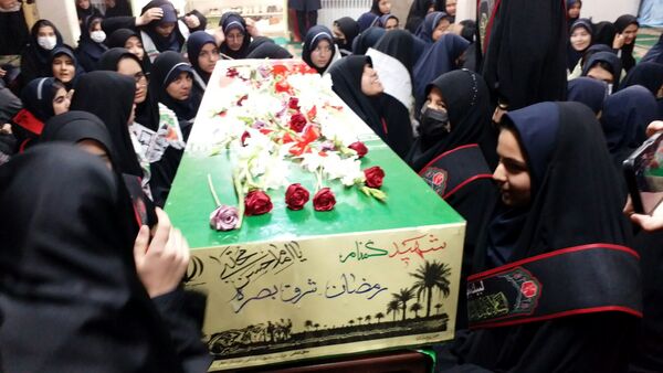 دبیرستان دخترانه شاهد قدسیان میزبان پیکر مطهر شهید گمنام