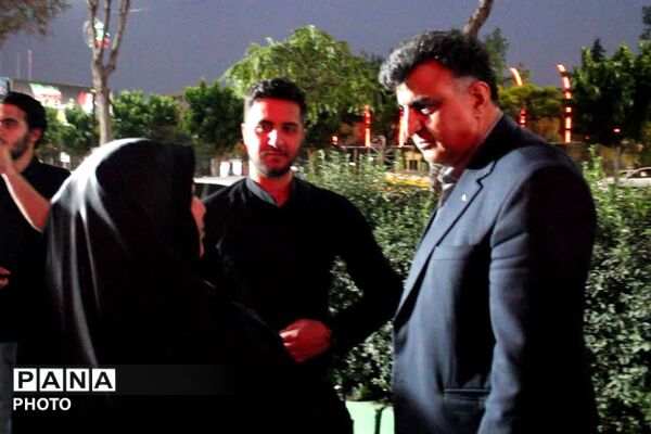بازدید مدیر آموزش و پرورش منطقه پردیس از موکب های پذیرایی و ستاد اسکان زائرین