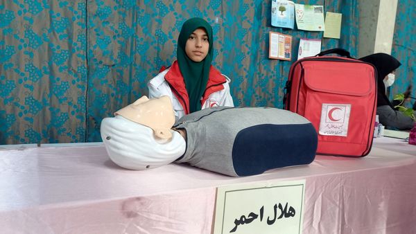 برگزاری «میز خدمت ویژه بانوان» به مناسبت میلاد حضرت فاطمه زهرا (س) در فیروزان