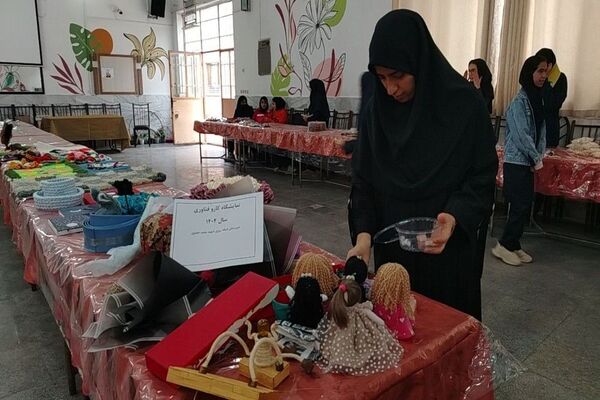 برپایی نمایشگاه و بازارچه کارو فناوری در دبیرستان شهید مجید دهنوی نیشابور