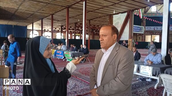 برپایی میز خدمت با حضور مسئولان دستگاه‌های اجرایی شهرستان ملایر 
