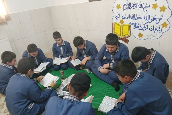 برگزاری محافل انس با قرآن در مدارس ابتدایی  رودهن 