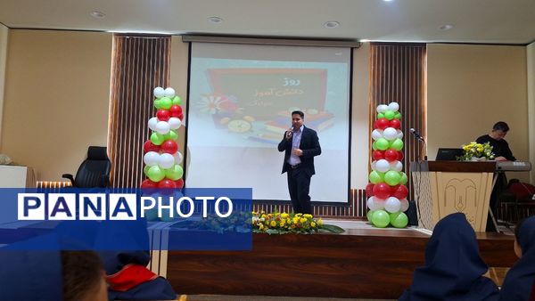 فریاد آزادی و همبستگی در دبستان آرمینه مصلی‌نژاد