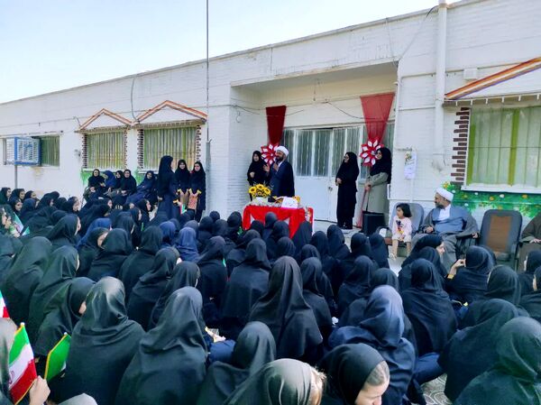 زنگ مهر در فراشبند به صدا در آمد