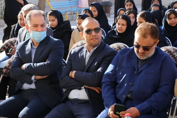 مراسم زنگ پدافند غیرعامل در مدرسه ام هانی ناحیه 2 یزد 