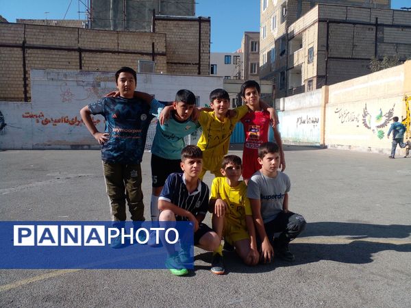 برگزاری مسابقه فوتبال درون مدرسه‌ای شهید فرمانی