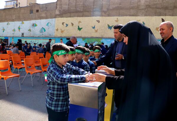 جشن عاطفه‌ها، جشن شکوفه زدن درختان احساس و مهربانی 